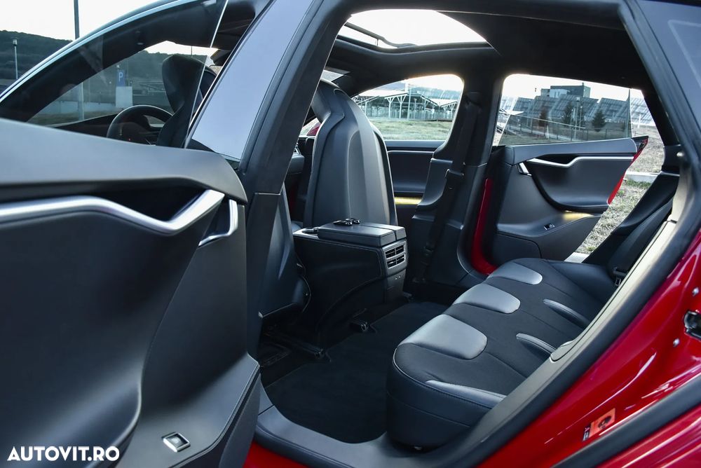 Tesla Model S - 20