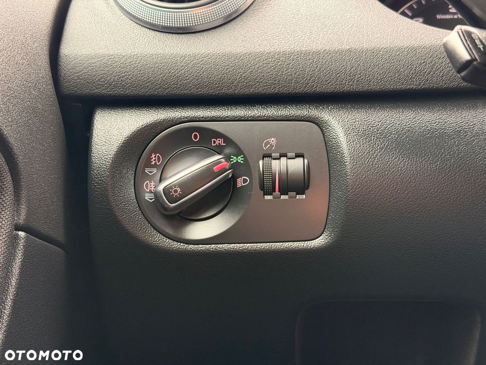 Audi A3 Sportback 1.6 TDI DPF Ambiente - 24