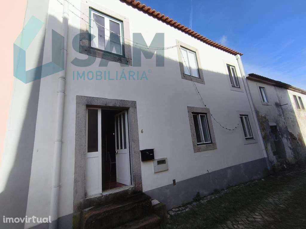 Moradia com Pavilhão e Potencial de Construção até 3 Andares - Grande imagem: 2/24