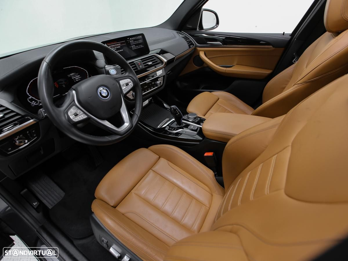 BMW iX3 - 9