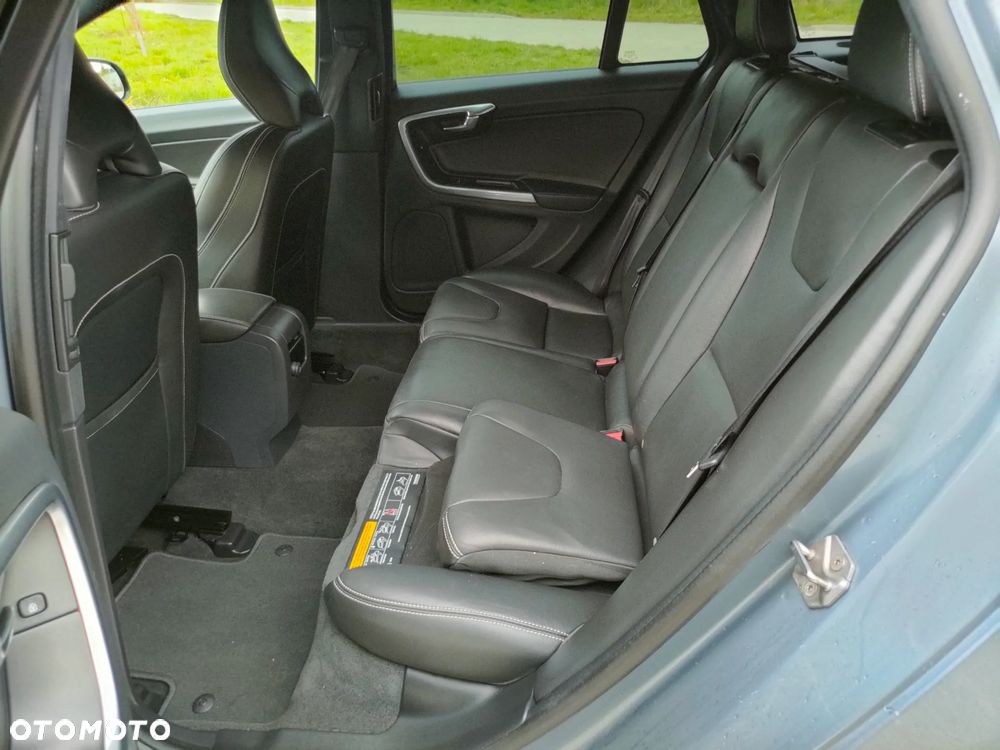 Volvo V60 D4 Geartronic Summum - 21