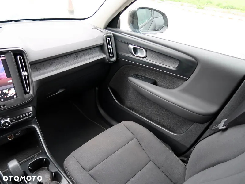 Volvo XC 40 B3 Core - 27