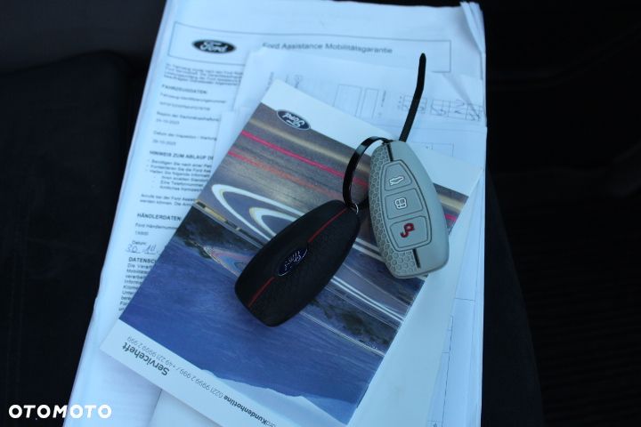 Ford Kuga 2.5P PHEV FWD ST-Line X - 39