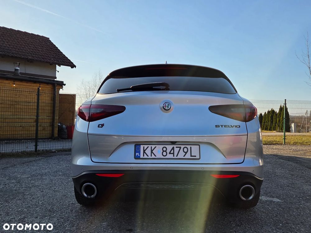 Alfa Romeo Stelvio - 7