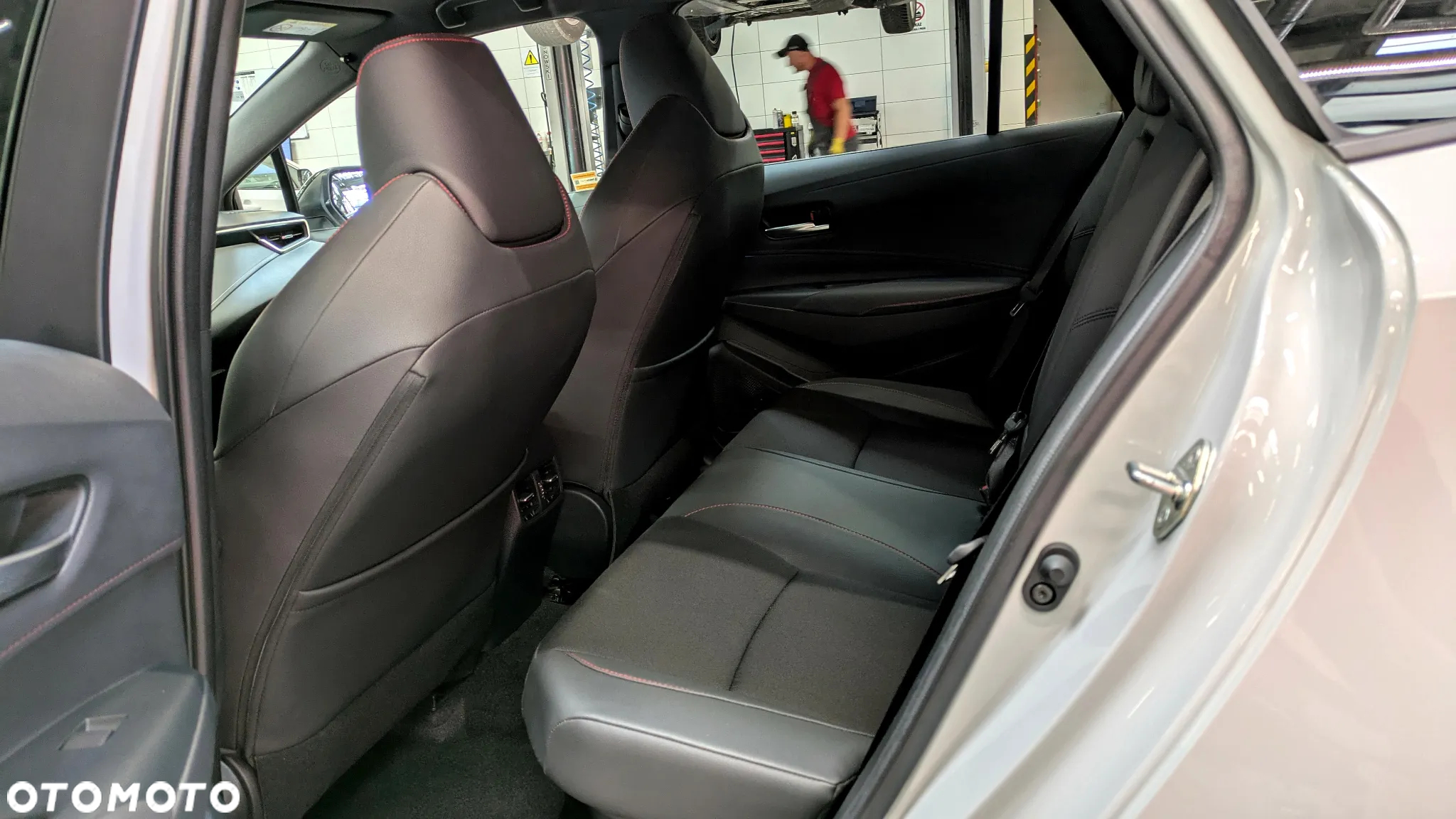 Toyota Corolla 1.8 Hybrid GR Sport Dynamic - 8