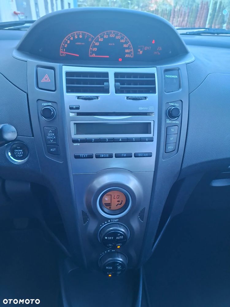 Toyota Yaris - 14