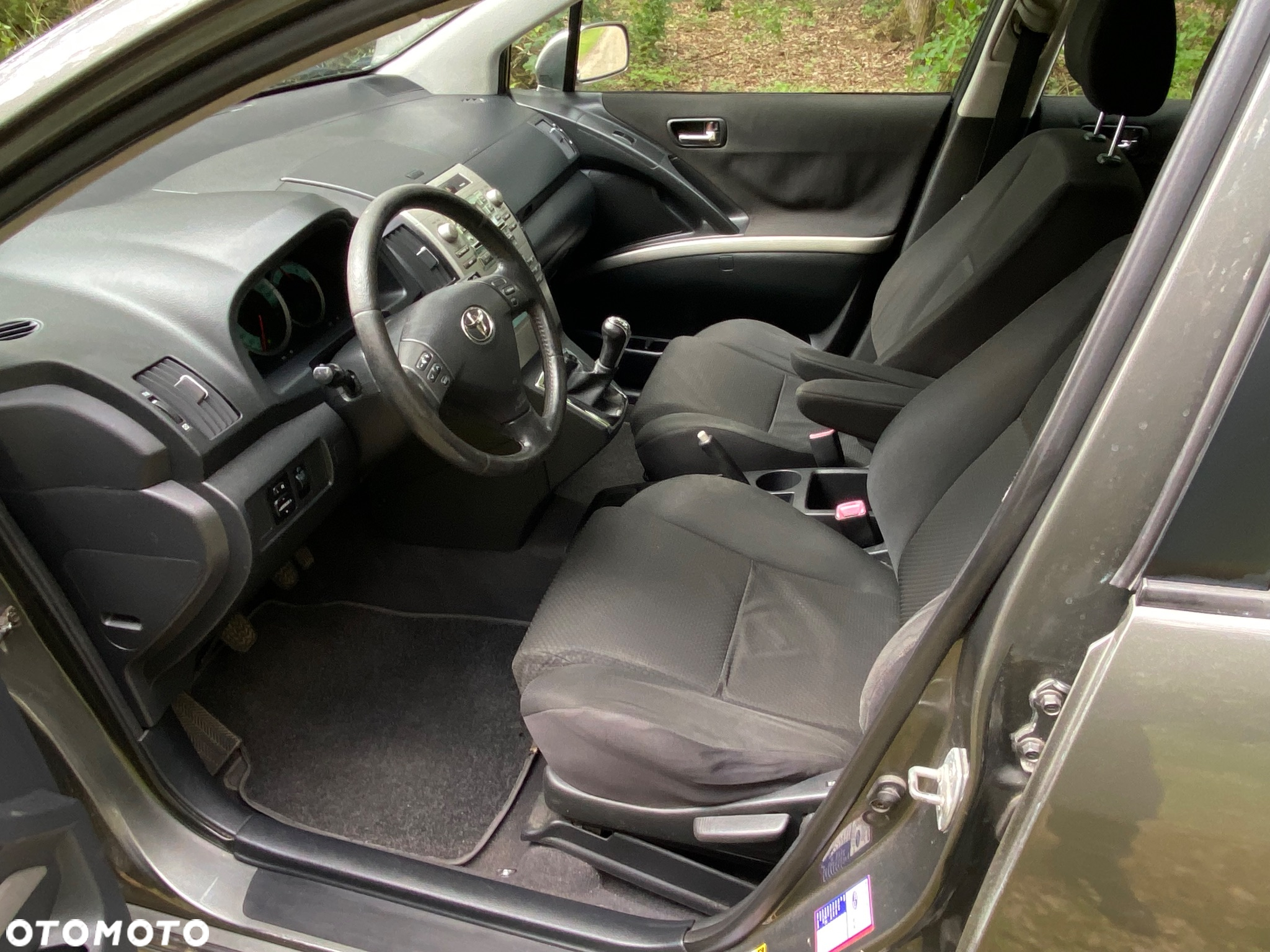 Toyota Corolla Verso 1.8 Prestige + - 12
