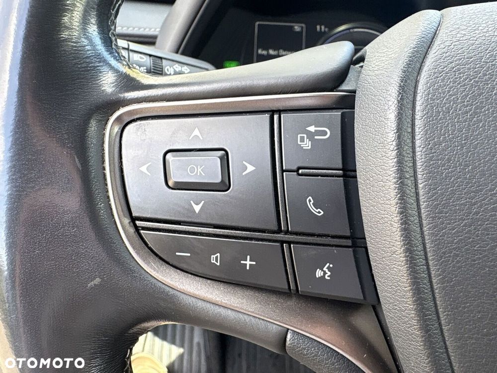 Lexus UX - 27