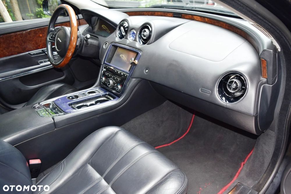 Jaguar XJ 3.0 D V6 Luxury - 20