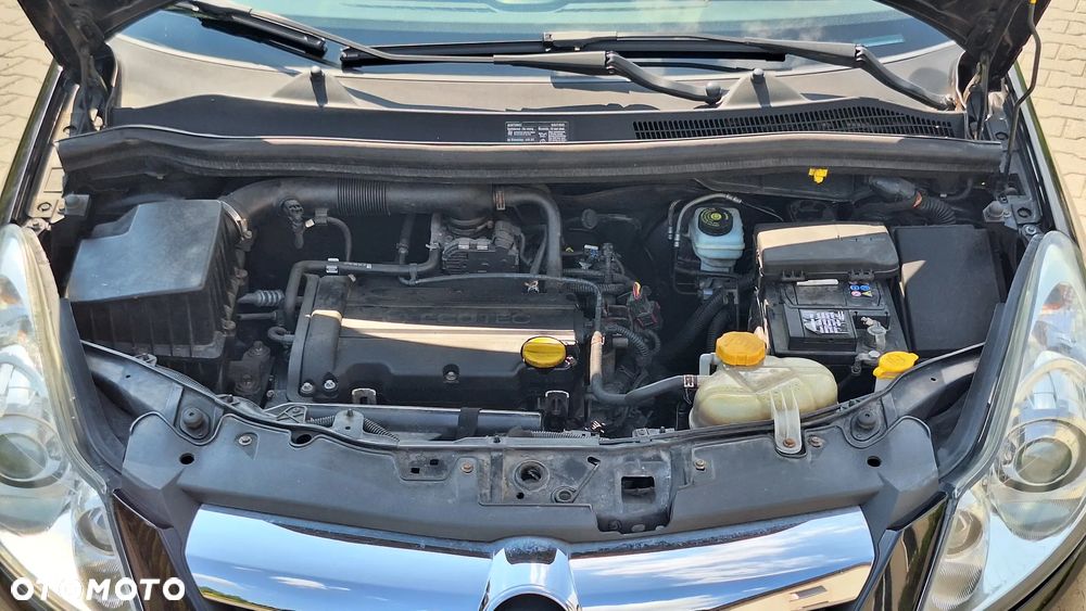 Opel Corsa 1.4 16V Cosmo - 9