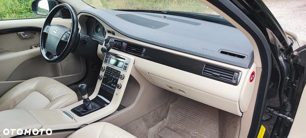 Volvo V70 2.0 Momentum - 26