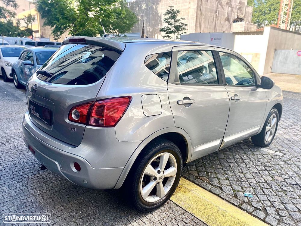Nissan Qashqai 2.0 dCi Tekna Premium 17 - 6