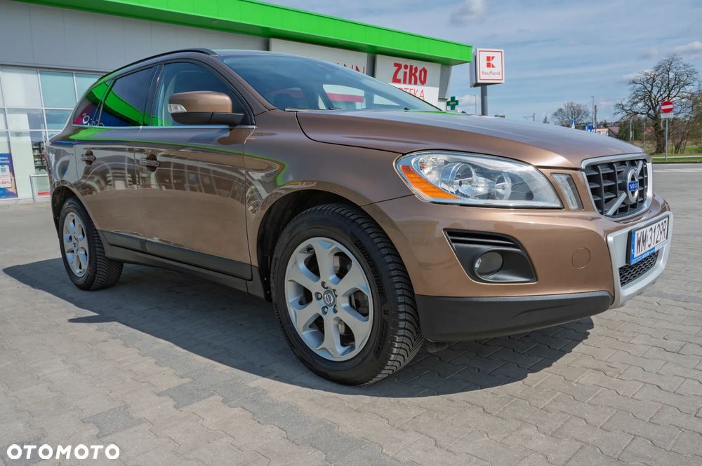 Volvo XC 60 D4 AWD Momentum - 11