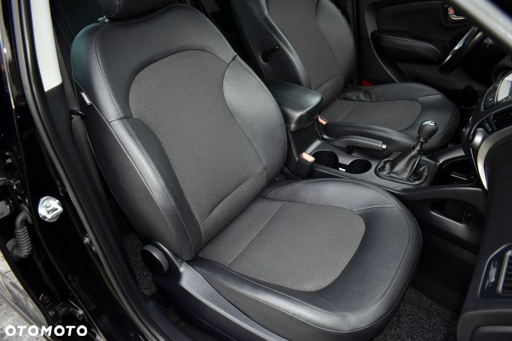 Hyundai ix35 1.7 CRDi 2WD blue Style - 36