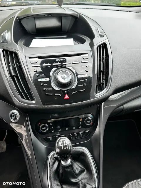 Ford Kuga 2.0 TDCi 2x4 Titanium - 14
