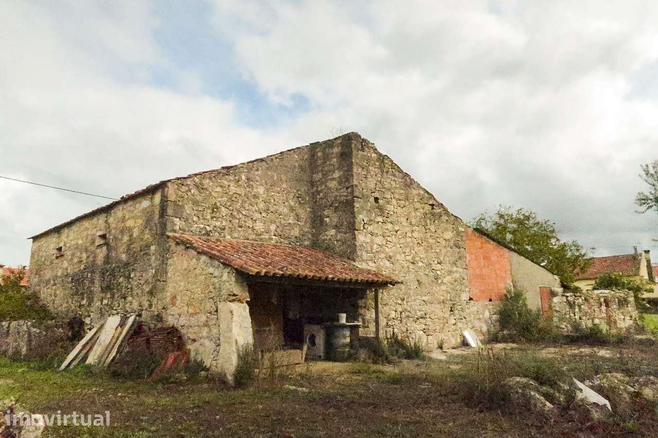 Zambujal - Edifícios em Pedra com Terreno 2800m2 - Ourém - Grande imagem: 2/11
