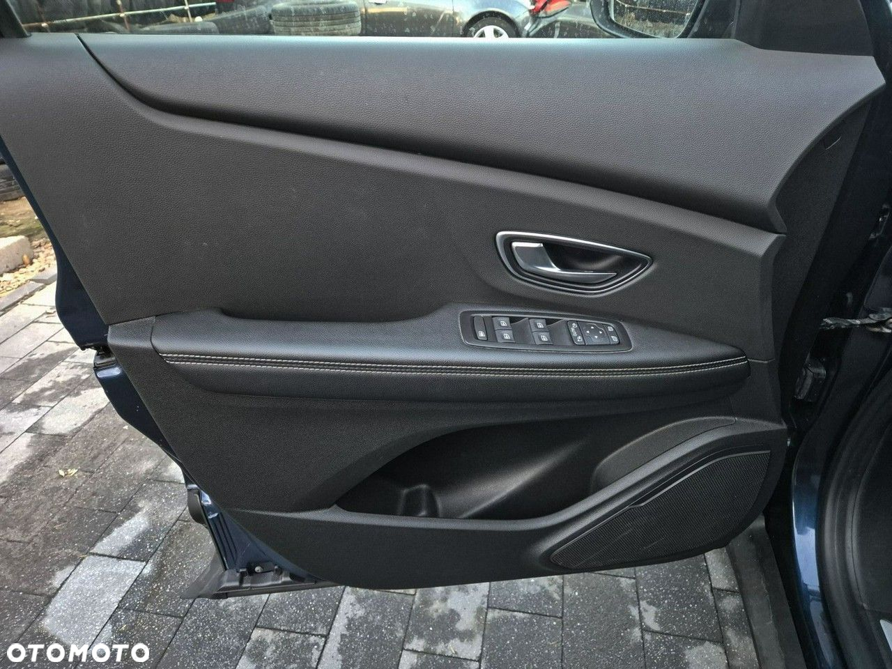Renault Grand Scenic - 8