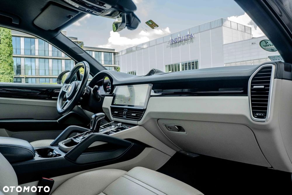 Porsche Cayenne Standard - 16