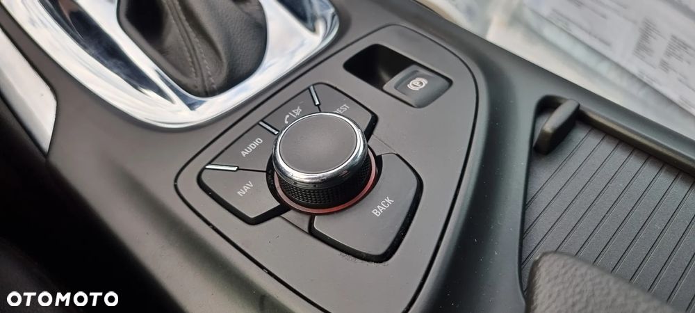 Opel Insignia - 16