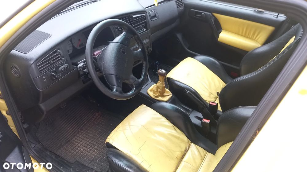 Volkswagen Golf - 10