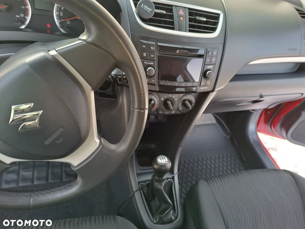 Suzuki Swift - 4
