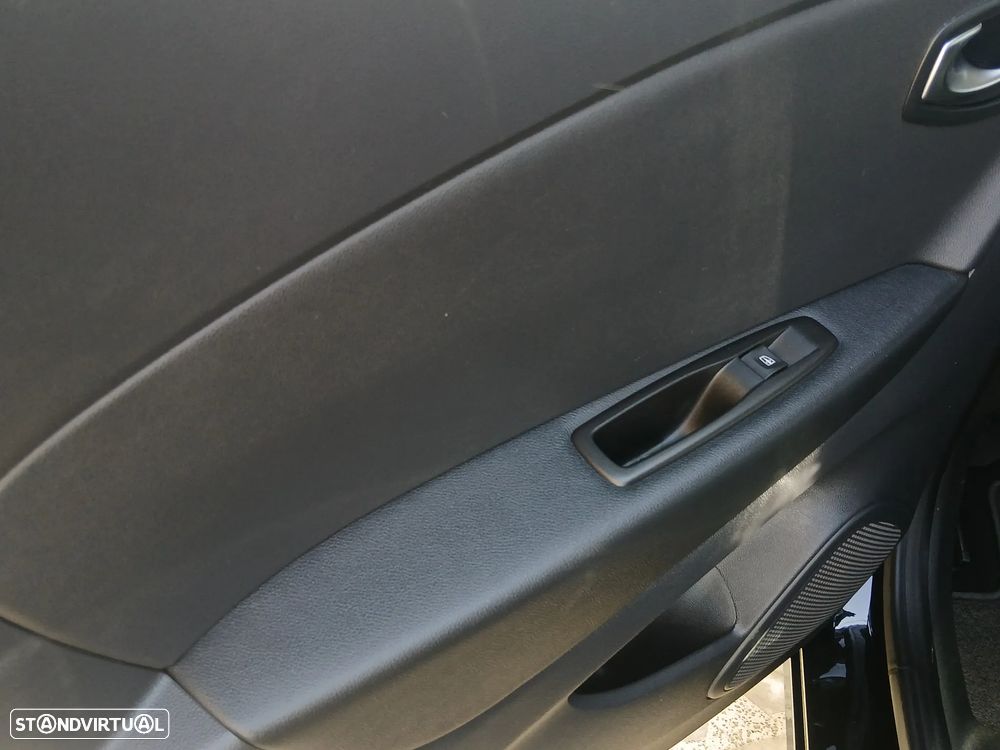 Renault Captur 1.5 dCi Exclusive XMOD - 28
