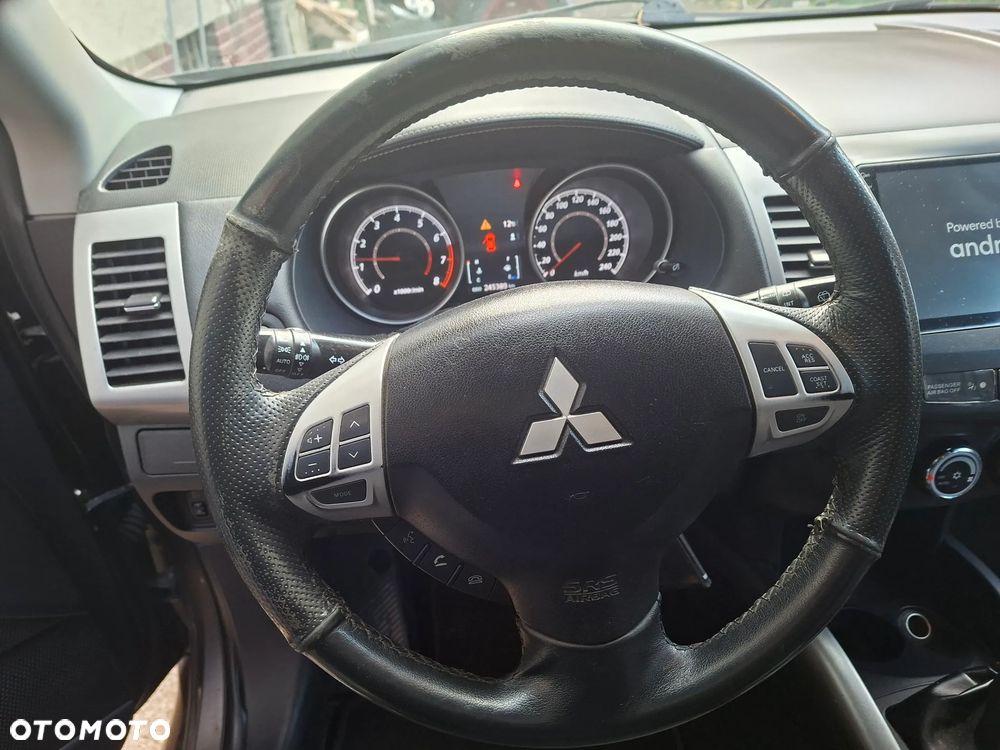 Mitsubishi Outlander 2010 photo 3