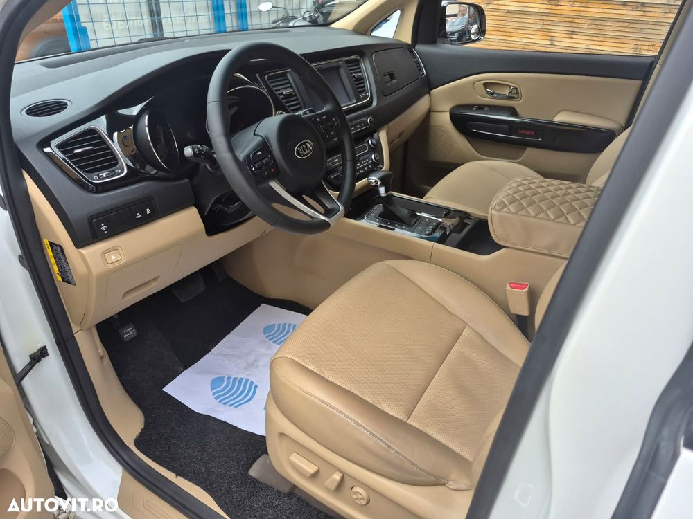 Kia Carnival - 7