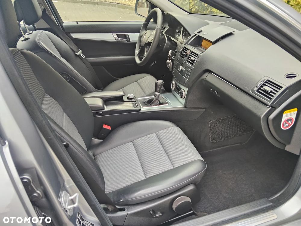 Mercedes-Benz Klasa C 200 Avantgarde Edition - 7
