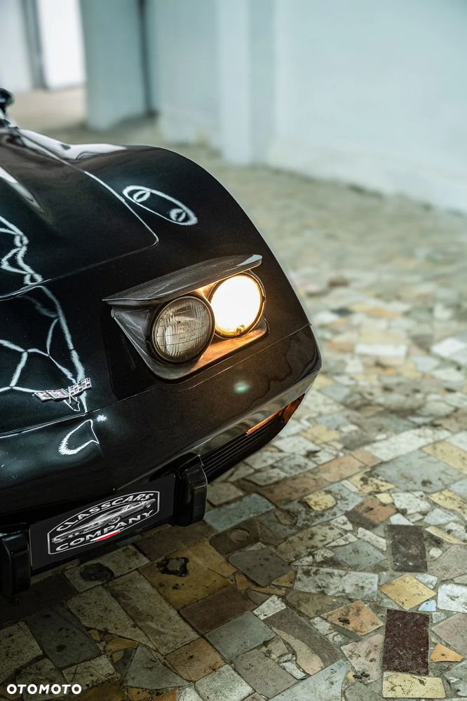 Chevrolet Corvette - 3