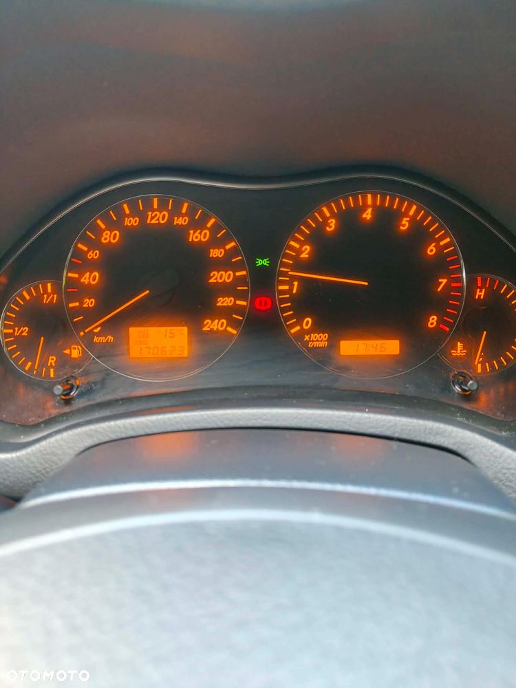 Toyota Avensis 1.8 VVT-i Combi - 14