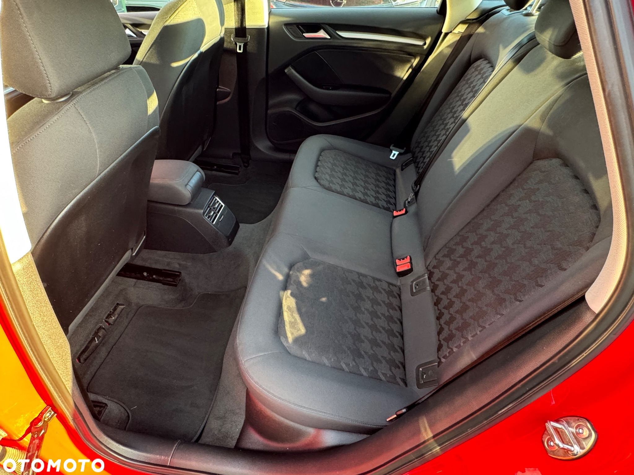 Audi A3 1.2 TFSI Sportback S tronic Attraction - 29