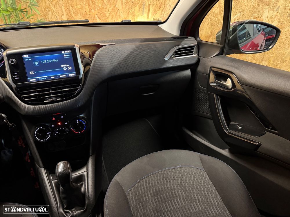 Peugeot 208 82 PureTech Style - 14