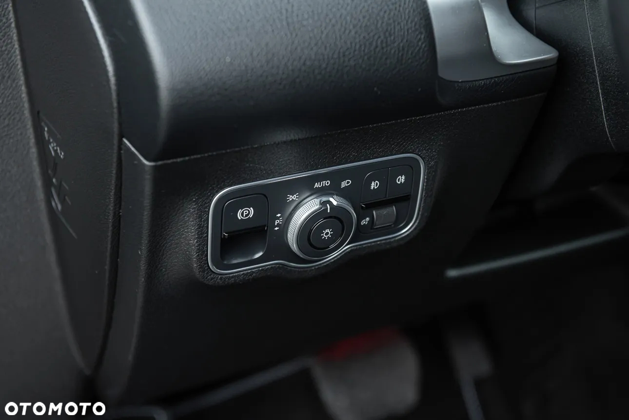 Mercedes-Benz GLB 250 4-Matic 8G-DCT - 17