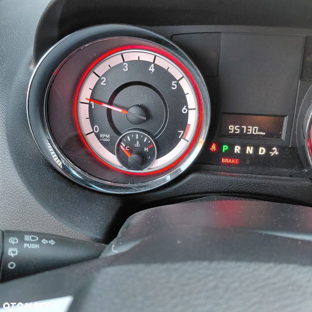 Dodge Grand Caravan - 5