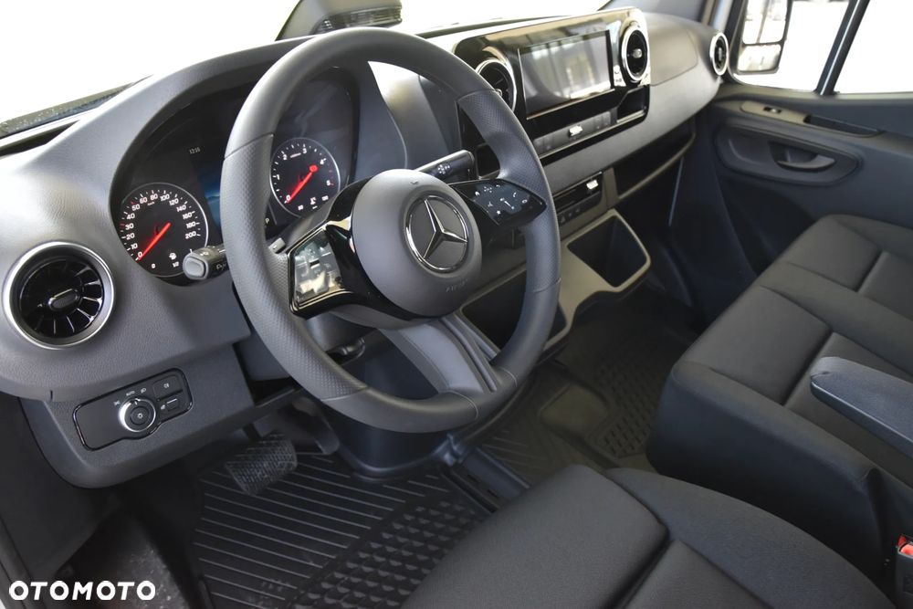 Mercedes-Benz Sprinter - 9