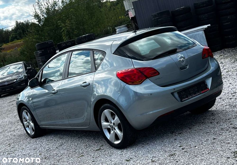 Opel Astra - 8