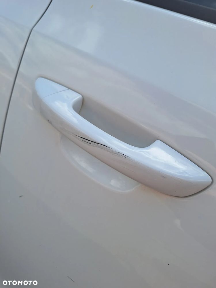Volkswagen Golf 1.6 TDI DPF Comfortline - 10