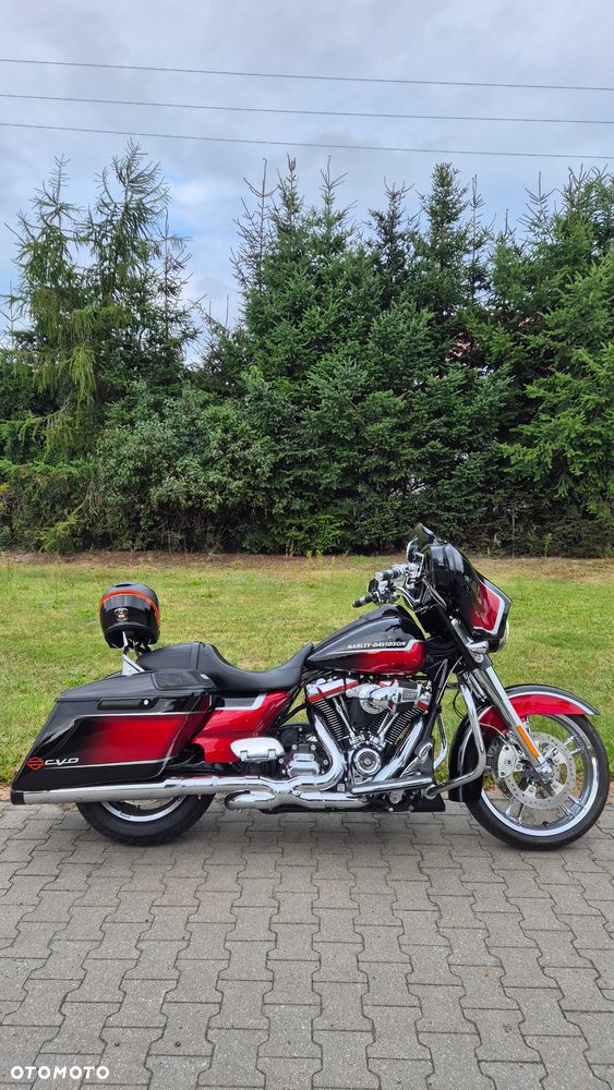 Harley-Davidson CVO Street Glide - 2