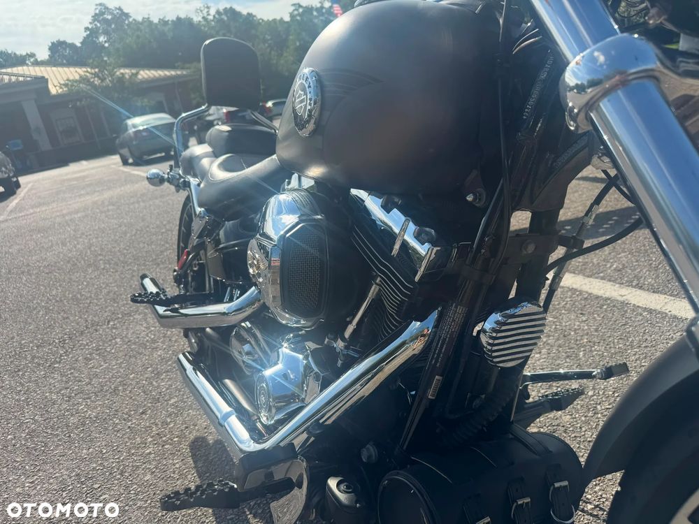 Harley-Davidson Softail Breakout - 26