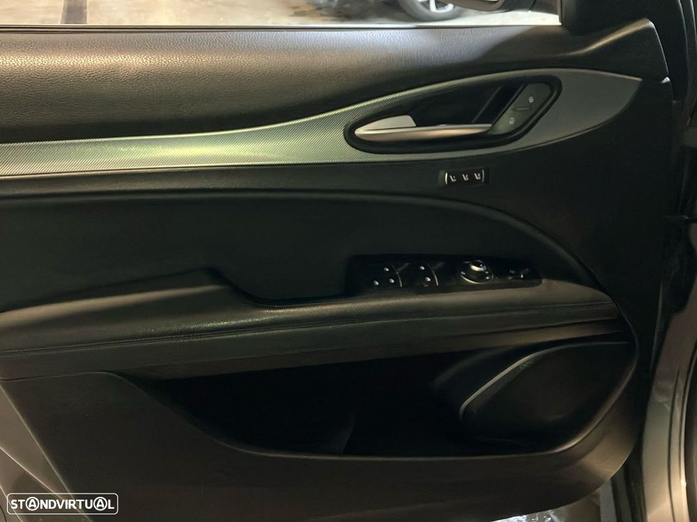 Alfa Romeo Stelvio 2.2 D Super AT8 - 19