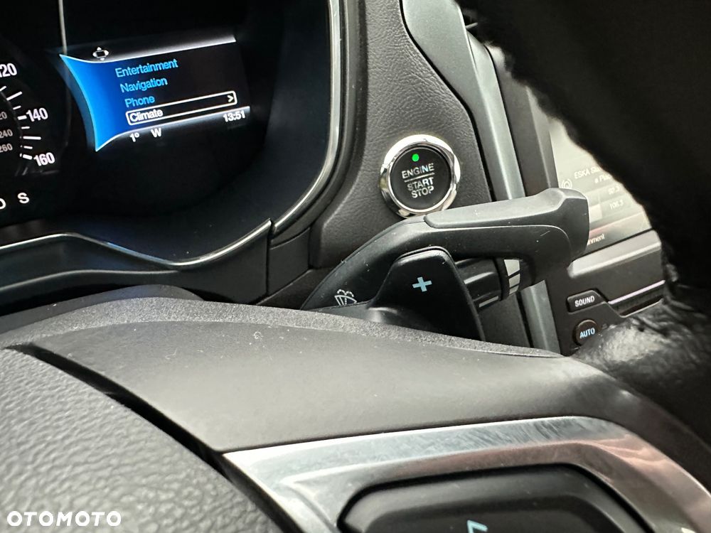 Ford Fusion 2.0 EcoBoost Titanium - 16