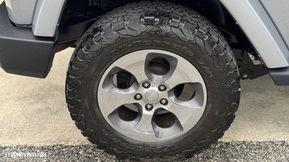Jeep Wrangler - 10