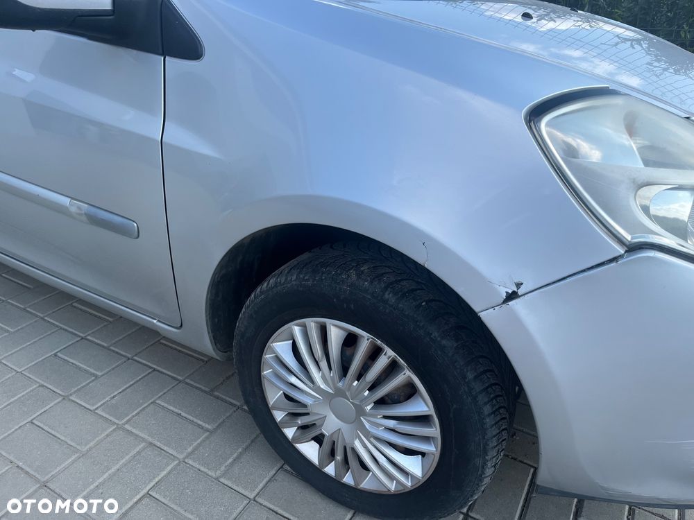 Renault Clio - 10