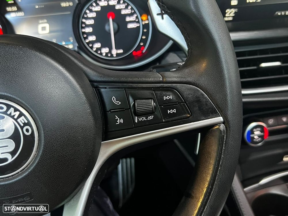 Alfa Romeo Stelvio 2.2 D TI AT8 - 35