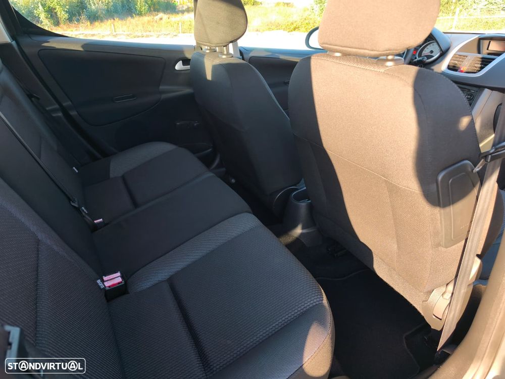 Peugeot 207 1.4 HDi Trendy - 21