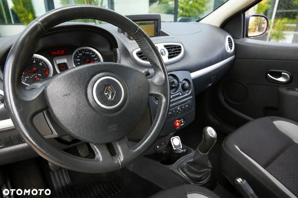 Renault Clio - 11