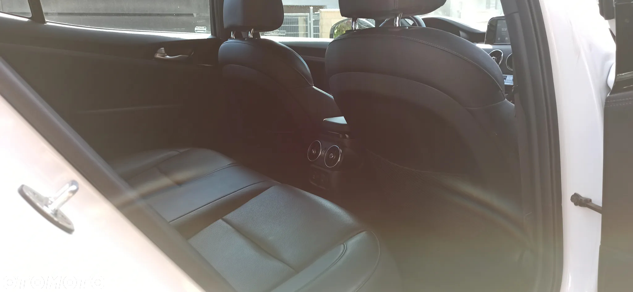 Kia Stinger 2.0 T-GDI GT Line - 10