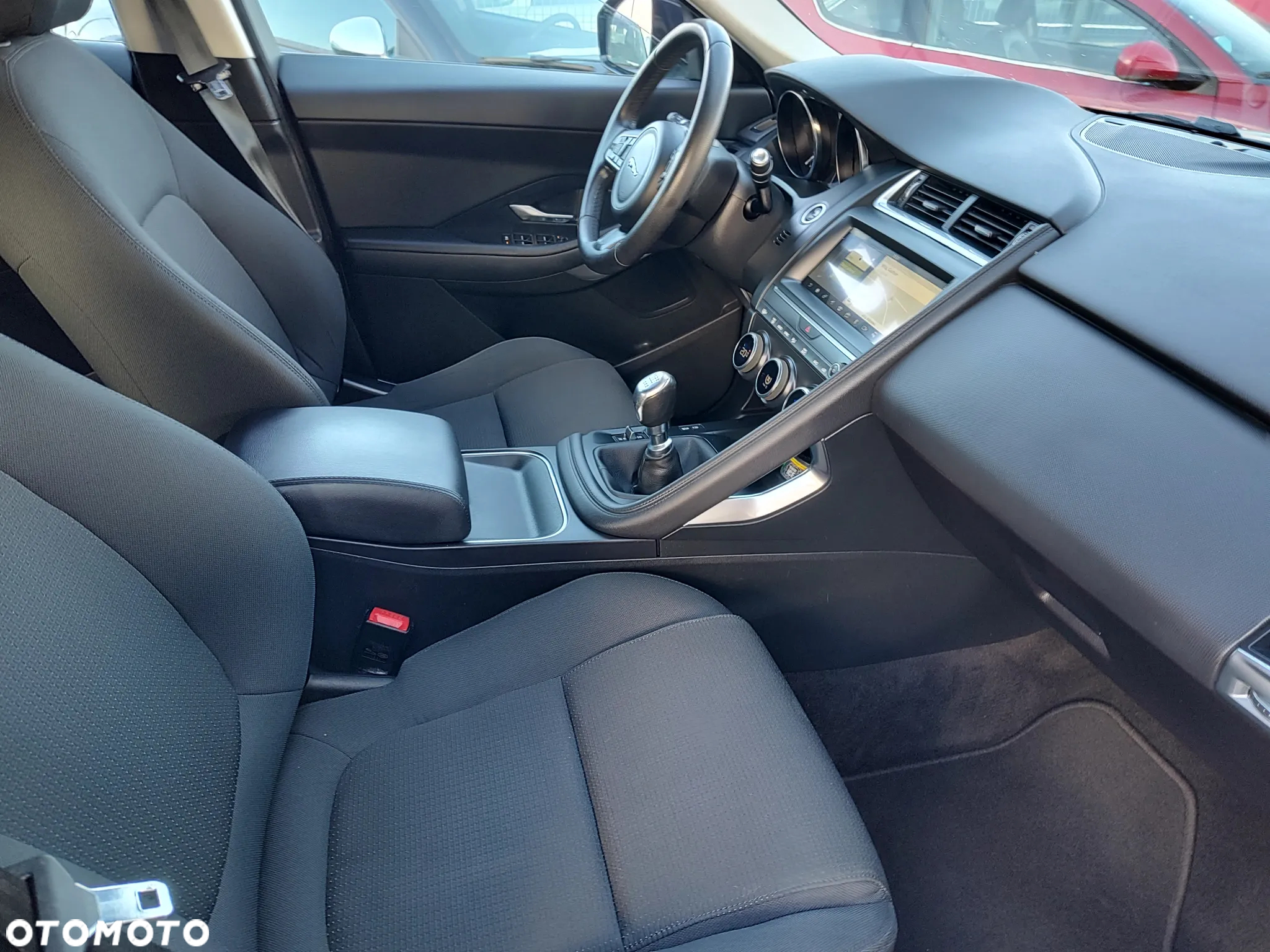 Jaguar E-Pace - 9
