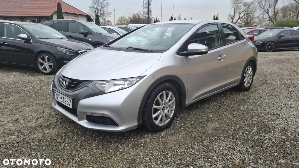 Honda Civic 1.6 i-DTEC Lifestyle Black Edition - 31